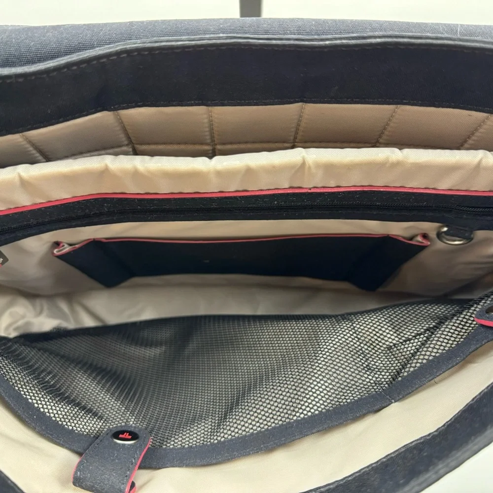 Tumi SANDO 6172D ‎ Black Computer Messenger Laptop Bag 16
